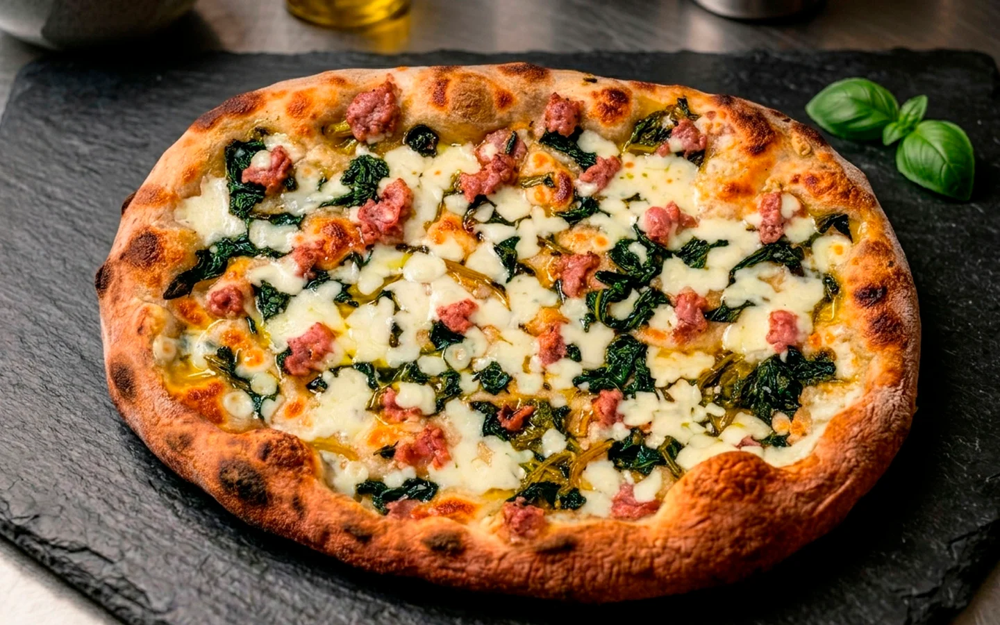 Productfoto van Pinsa Romana Salsiccia e Friarielli — Pinsa Italia